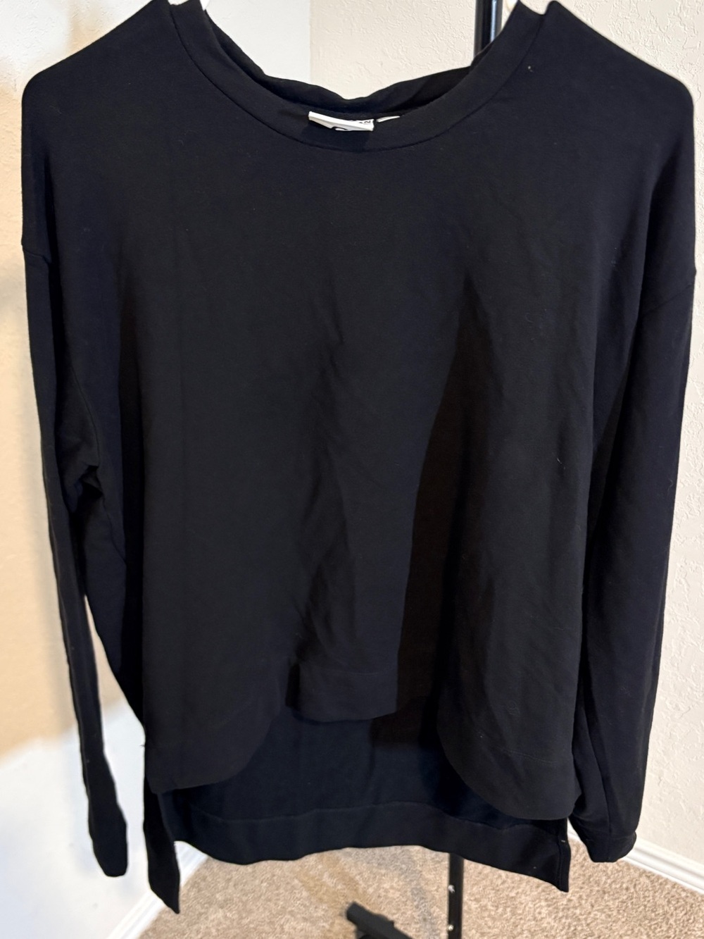 Good American Black Long Sleeve Crewneck Sweatshirt